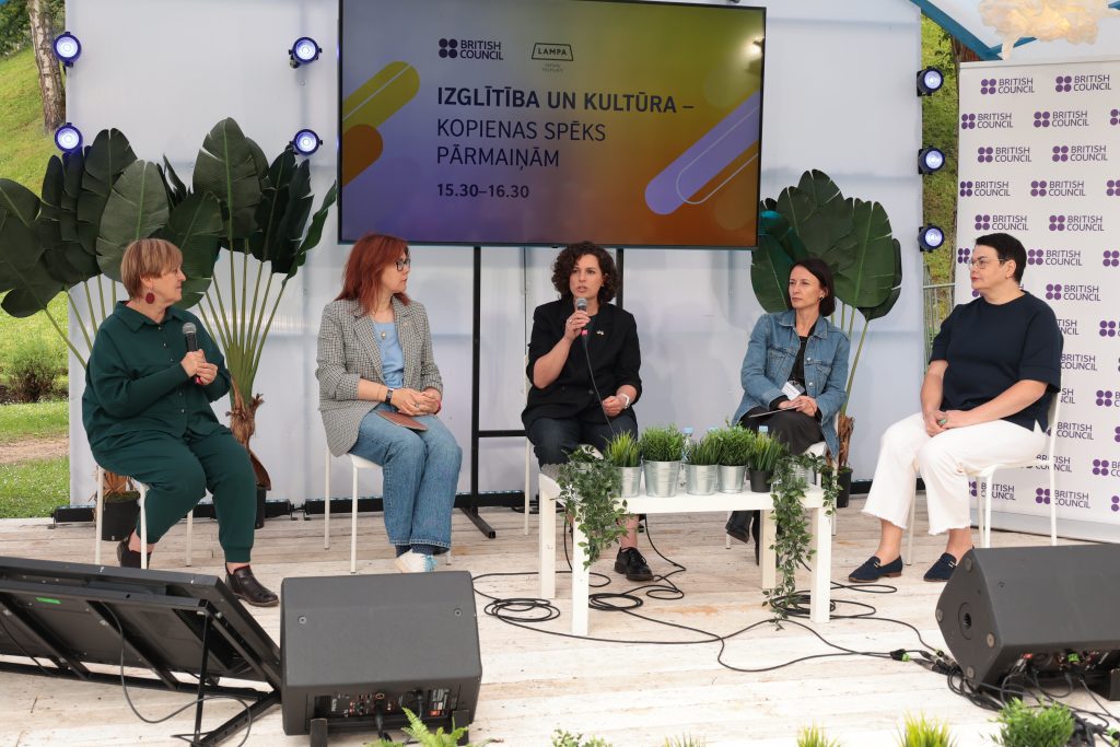 Sarunu festivālā LAMPA izzina kopienas spēku pārmaiņām